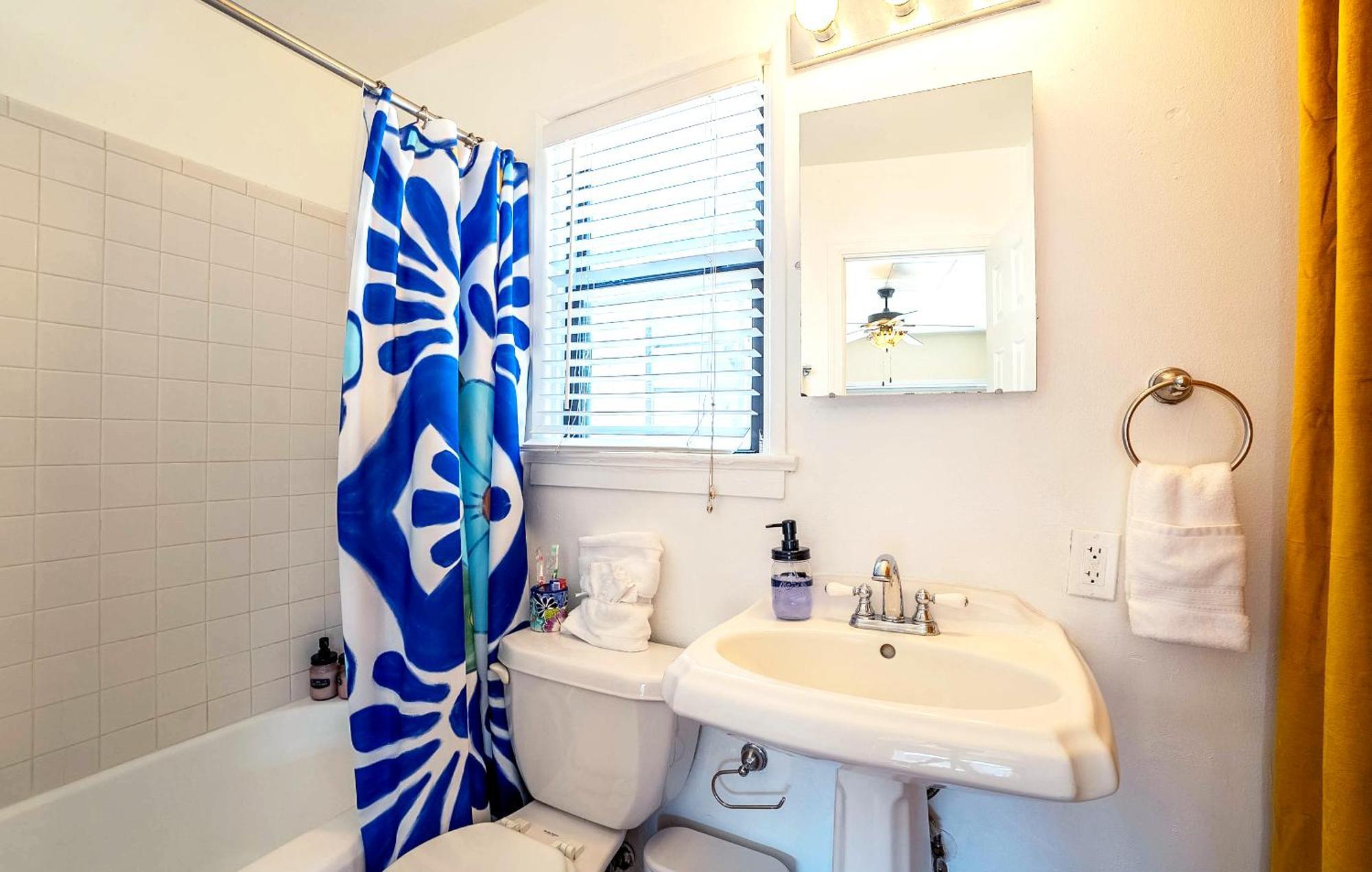 Hébergement de vacances Historic 2 Blocks From The Uofa, Summer Rates!